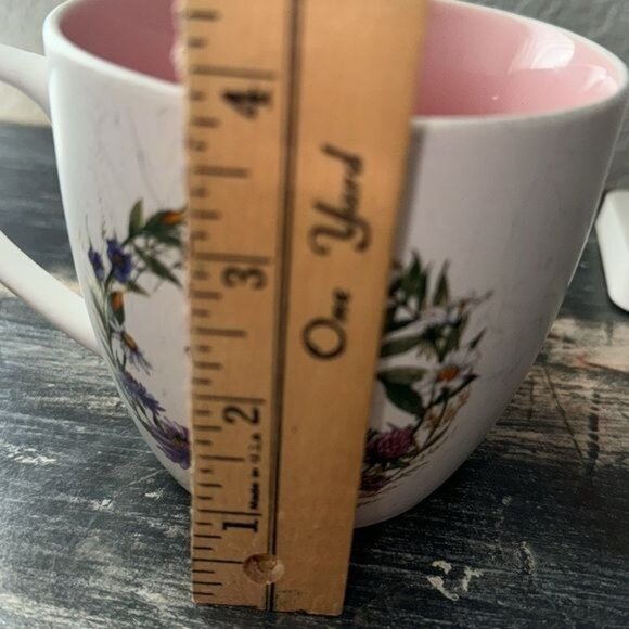 Floral Bee Wreath Mug With Pink Interior By Prima Design - Picture 6 of 7